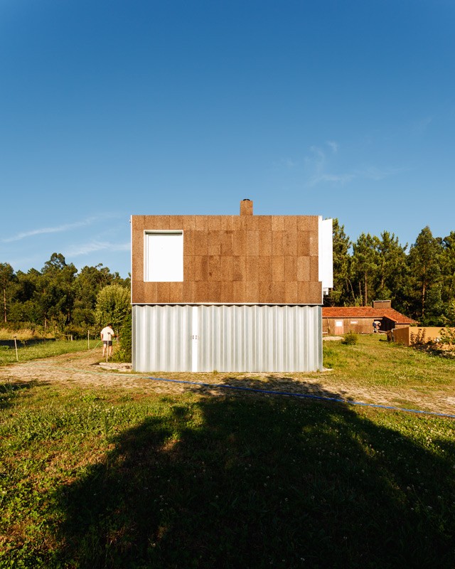 https://www.ricardoloureiro.com/files/gimgs/th-43_RL_CORK_HOUSE_2009.jpg