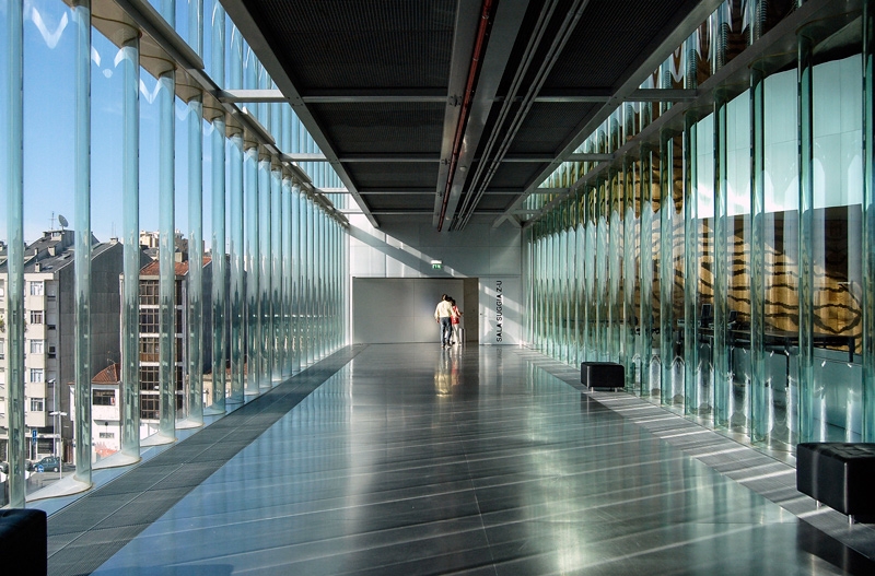 https://www.ricardoloureiro.com/files/gimgs/th-71_RICARDO_LOUREIRO_OMA_CASA_DA_MUSICA_1.jpg